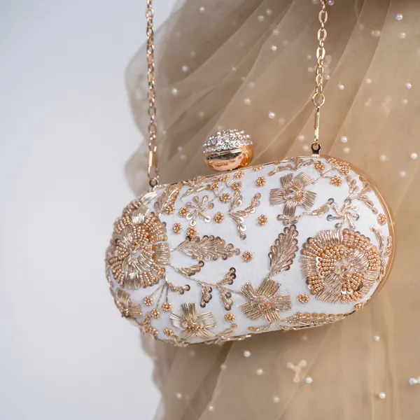 Noor_Élan_Embroidered_Clutch